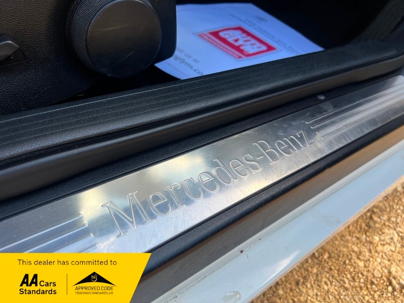 Used Mercedes-Benz E Class 2011 for sale - 77622131: Photo 19