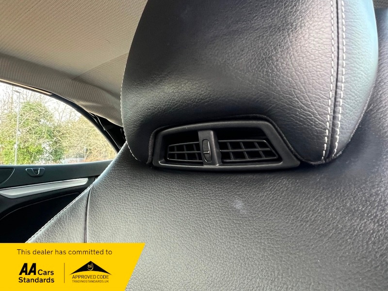 Used Mercedes-Benz E Class 2011 for sale - 77622131: Photo 24