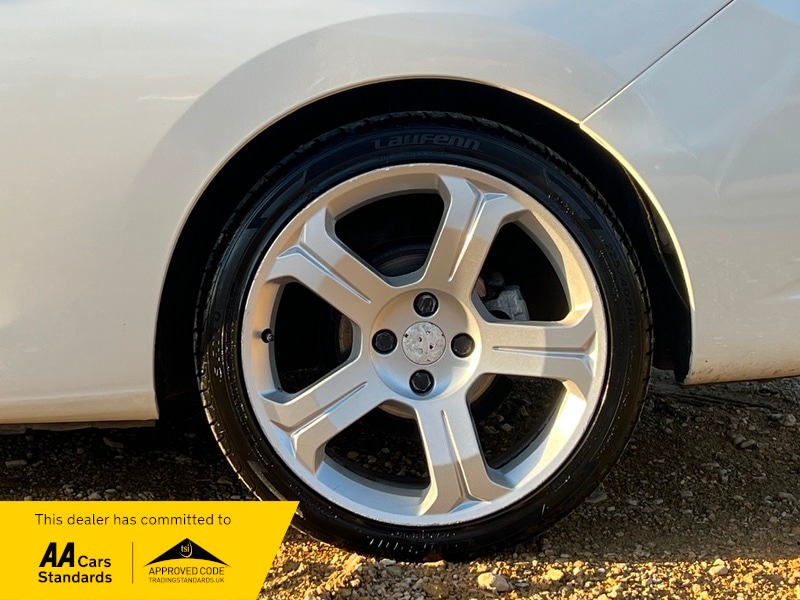 Used Peugeot 308 2013 for sale - 76712213: Photo 10