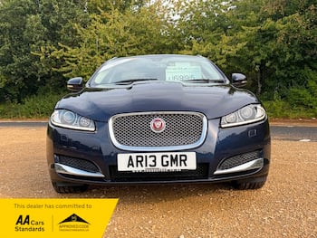Used Jaguar XF 2015 for sale - 79654758: Photo