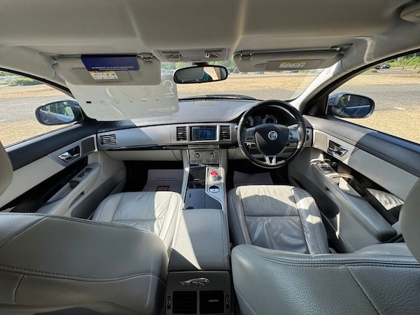 Used Jaguar XF 2010 for sale - 74675147: Photo 13
