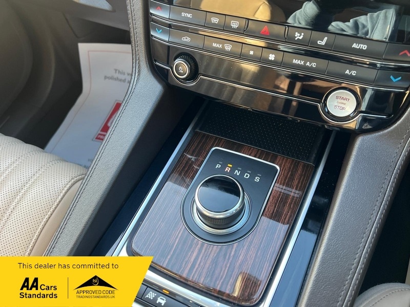 Used Jaguar F-Pace 2017 for sale - 76751552: Photo 11