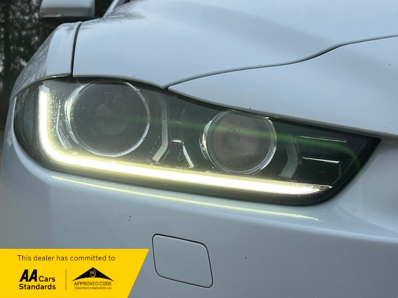 Used Jaguar XE 2016 for sale - 77609601: Photo 11