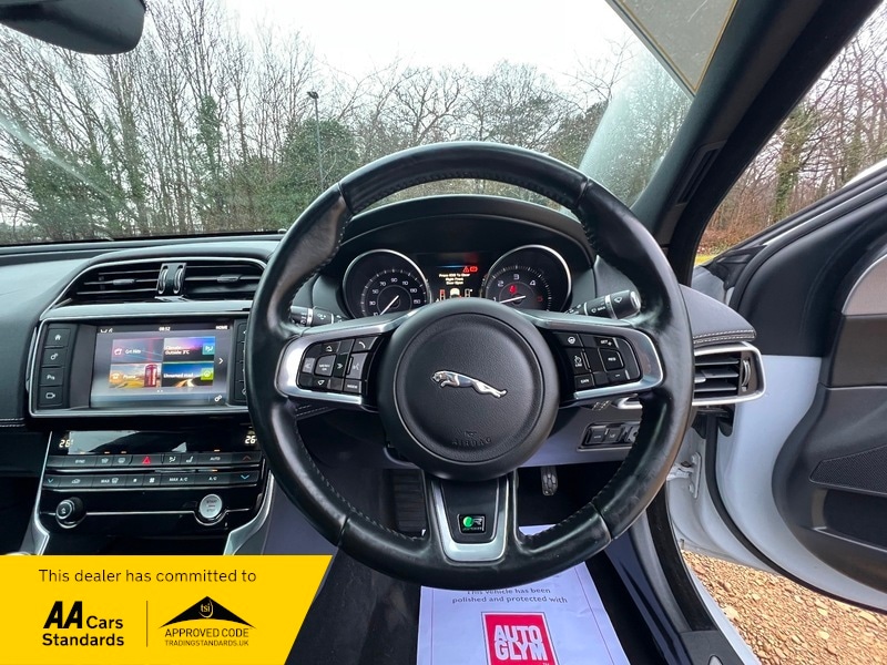 Used Jaguar XE 2016 for sale - 77609601: Photo 14