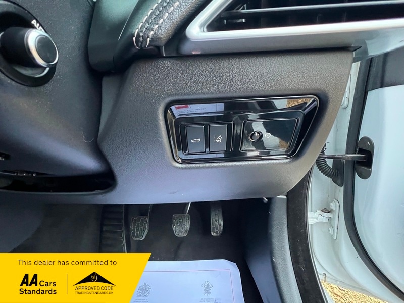 Used Jaguar XE 2016 for sale - 77609601: Photo 19