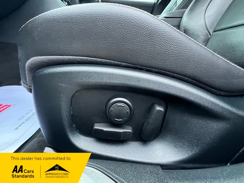 Used Jaguar XE 2016 for sale - 77609601: Photo 27