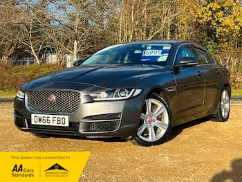 Used Jaguar XE 2017 for sale - 76798972: Photo