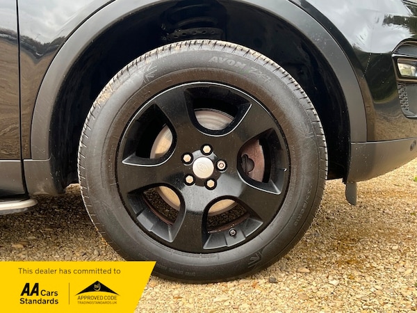 Used Land Rover Discovery Sport 2017 for sale - 76292251: Photo 12