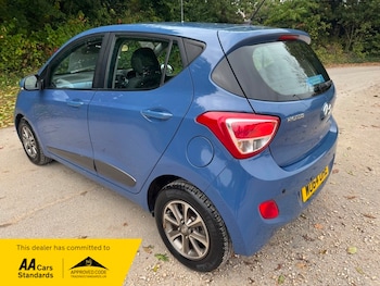 Used Hyundai i10 2014 for sale - 76185861: Photo 2
