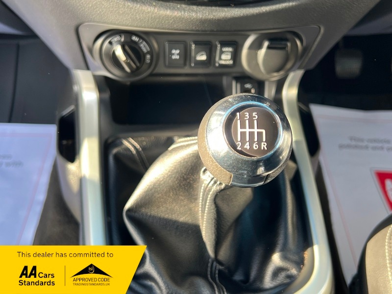 Used Nissan Navara 2017 for sale - 76396672: Photo 21