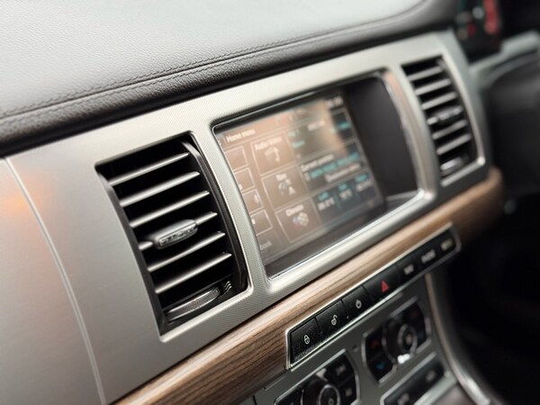 Used Jaguar XF 2013 for sale - 74290269: Photo 35