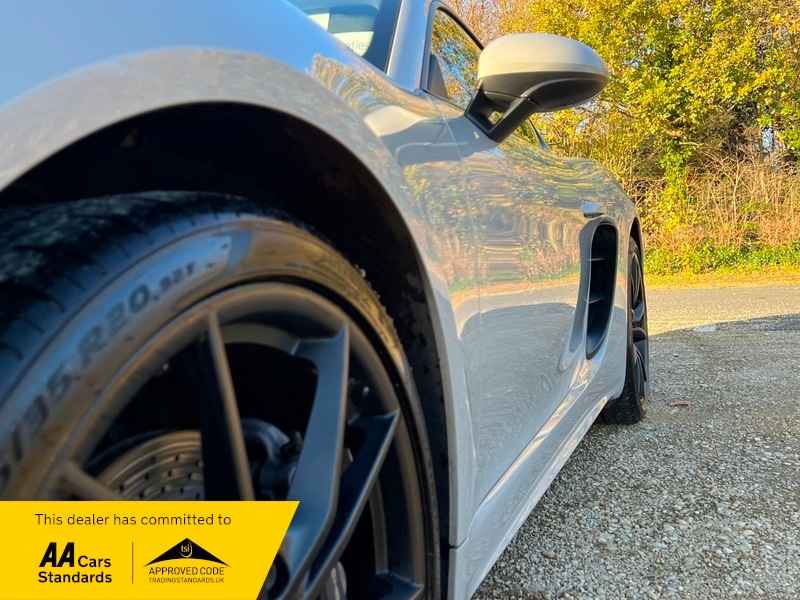 Used Porsche Cayman 2018 for sale - 76605346: Photo 15