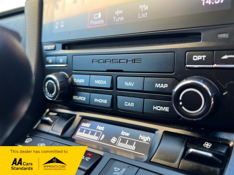 Used Porsche Cayman 2018 for sale - 76605346: Photo 25