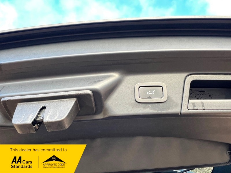 Used Land Rover Range Rover Velar 2018 for sale - 77288768: Photo 24