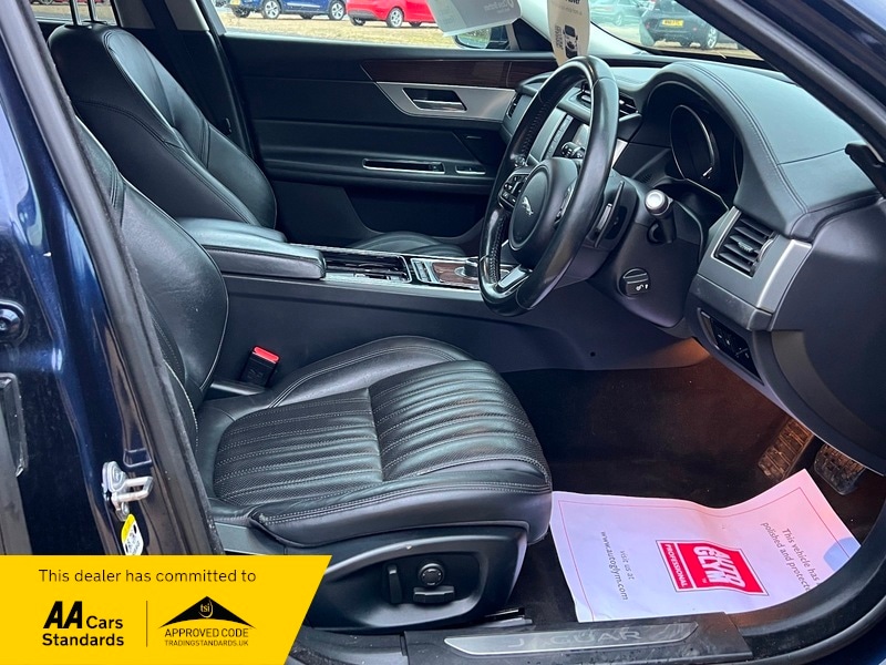 Used Jaguar XF 2016 for sale - 76884558: Photo 11