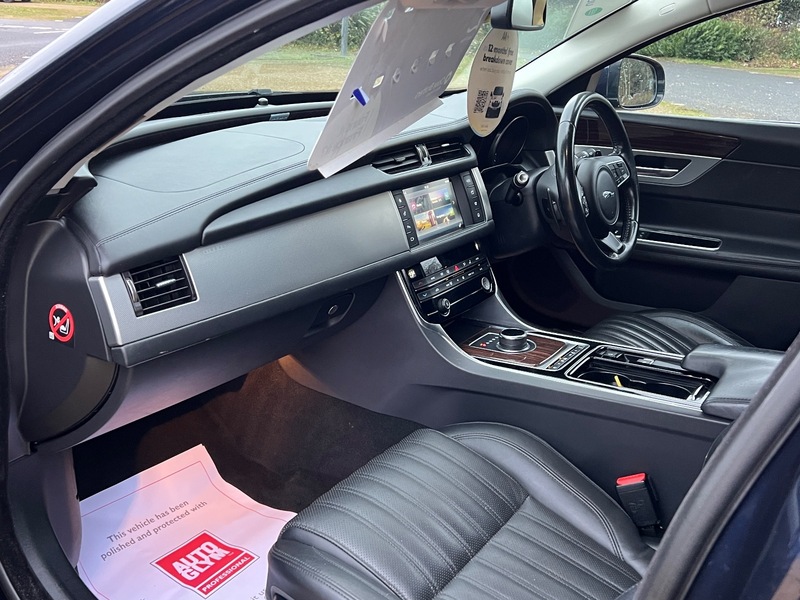 Used Jaguar XF 2016 for sale - 76884558: Photo 24