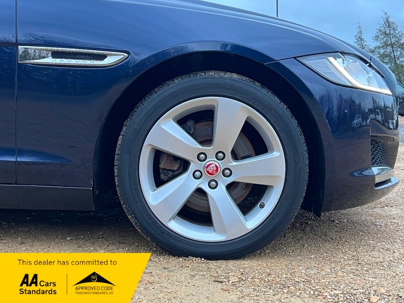 Used Jaguar XF 2016 for sale - 76884558: Photo 9