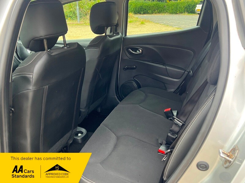 Used Renault Clio 2015 for sale - 76185857: Photo 11