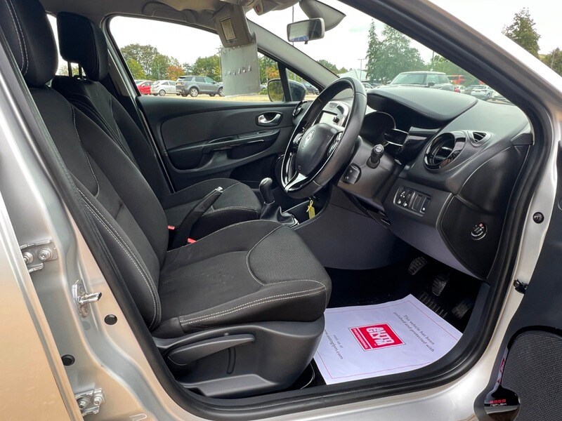 Used Renault Clio 2015 for sale - 76185857: Photo 15