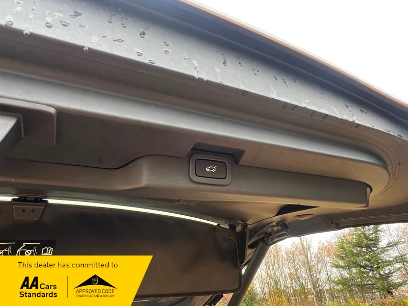 Used Land Rover Discovery 2017 for sale - 73259892: Photo 37