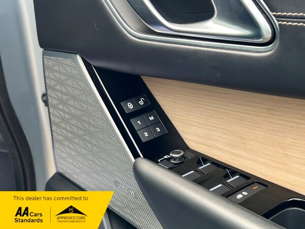 Used Land Rover Range Rover Velar 2017 for sale - 71779103: Photo 36