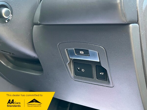 Used Land Rover Range Rover Velar 2017 for sale - 71779103: Photo 39