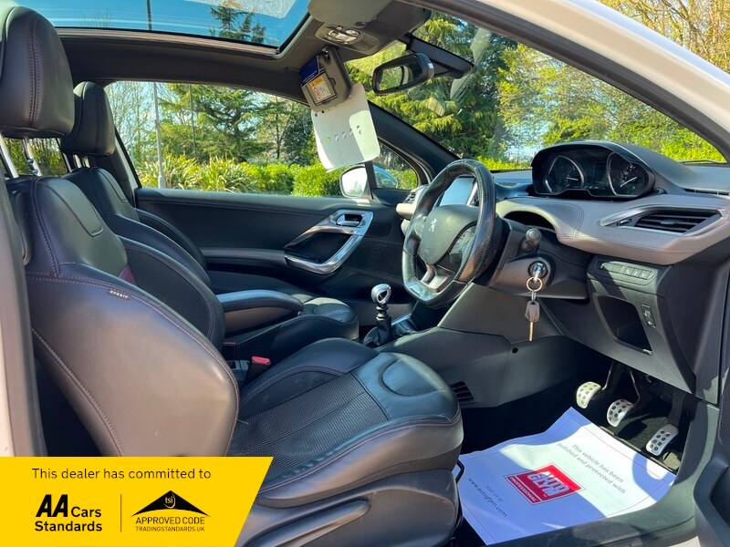 Used Peugeot 208 2015 for sale - 78168150: Photo 11