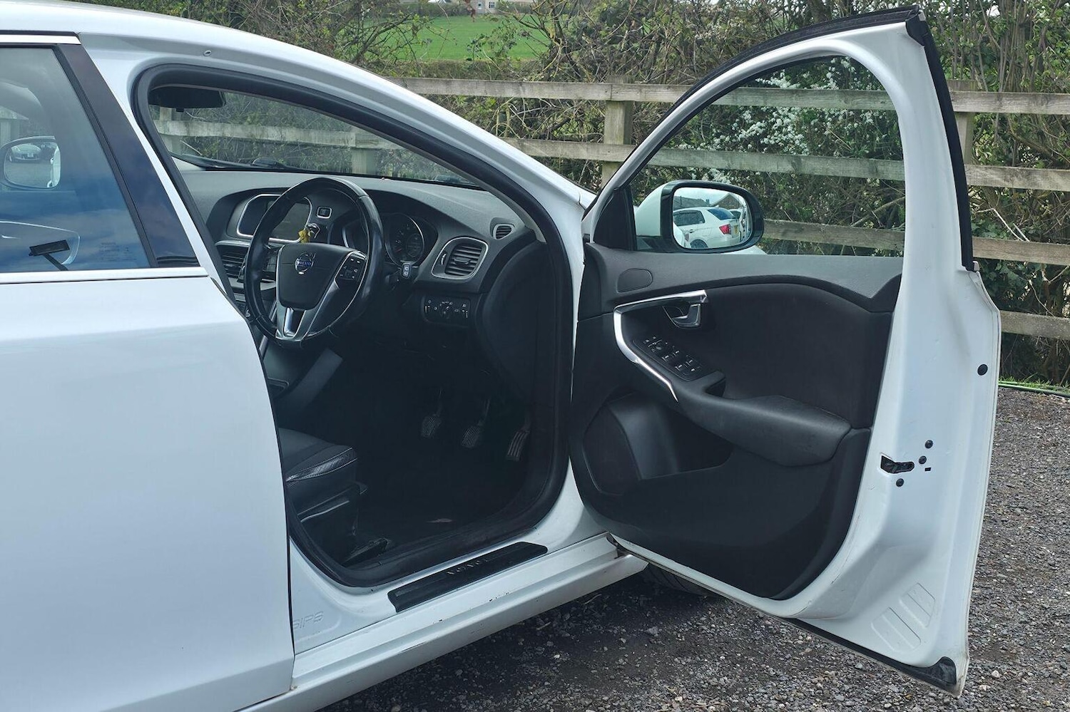 Used Volvo V40 2013 for sale - 78183049: Photo 13