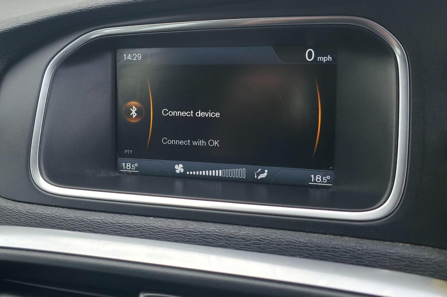 Used Volvo V40 2013 for sale - 78183049: Photo 16