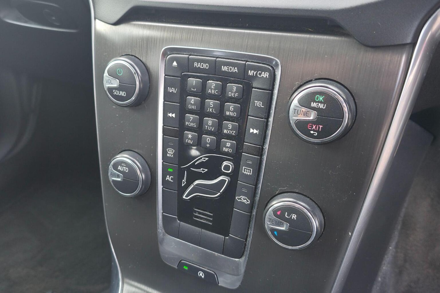 Used Volvo V40 2013 for sale - 78183049: Photo 19