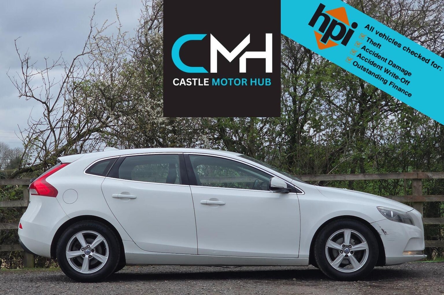 Used Volvo V40 2013 for sale - 78183049: Photo 2