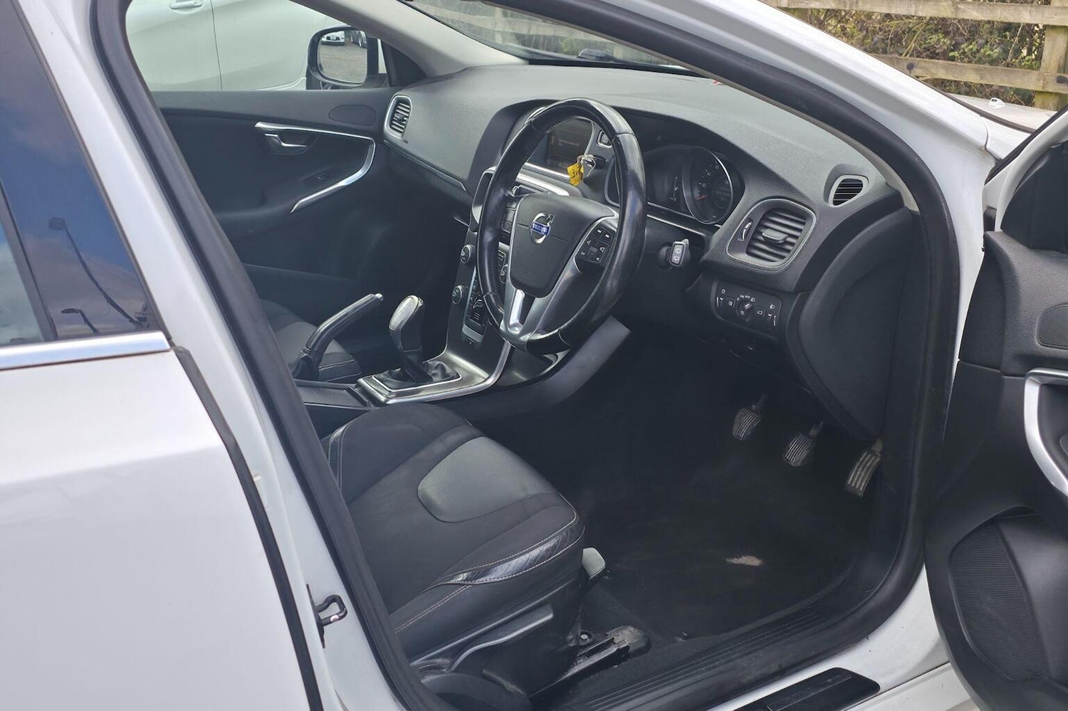 Used Volvo V40 2013 for sale - 78183049: Photo 3