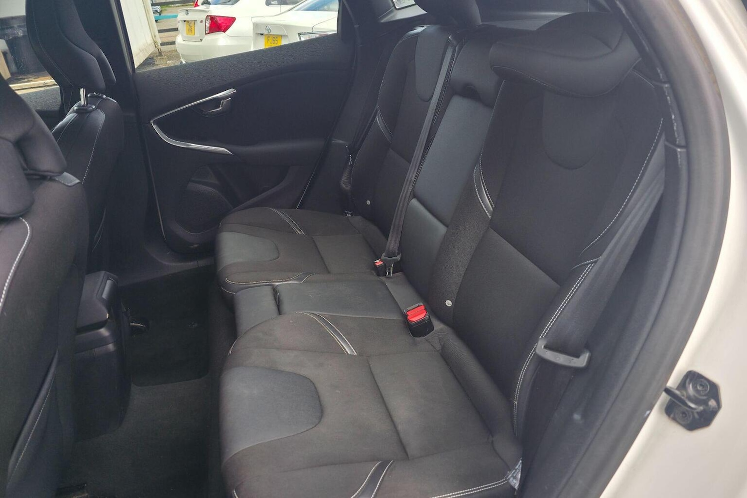 Used Volvo V40 2013 for sale - 78183049: Photo 35