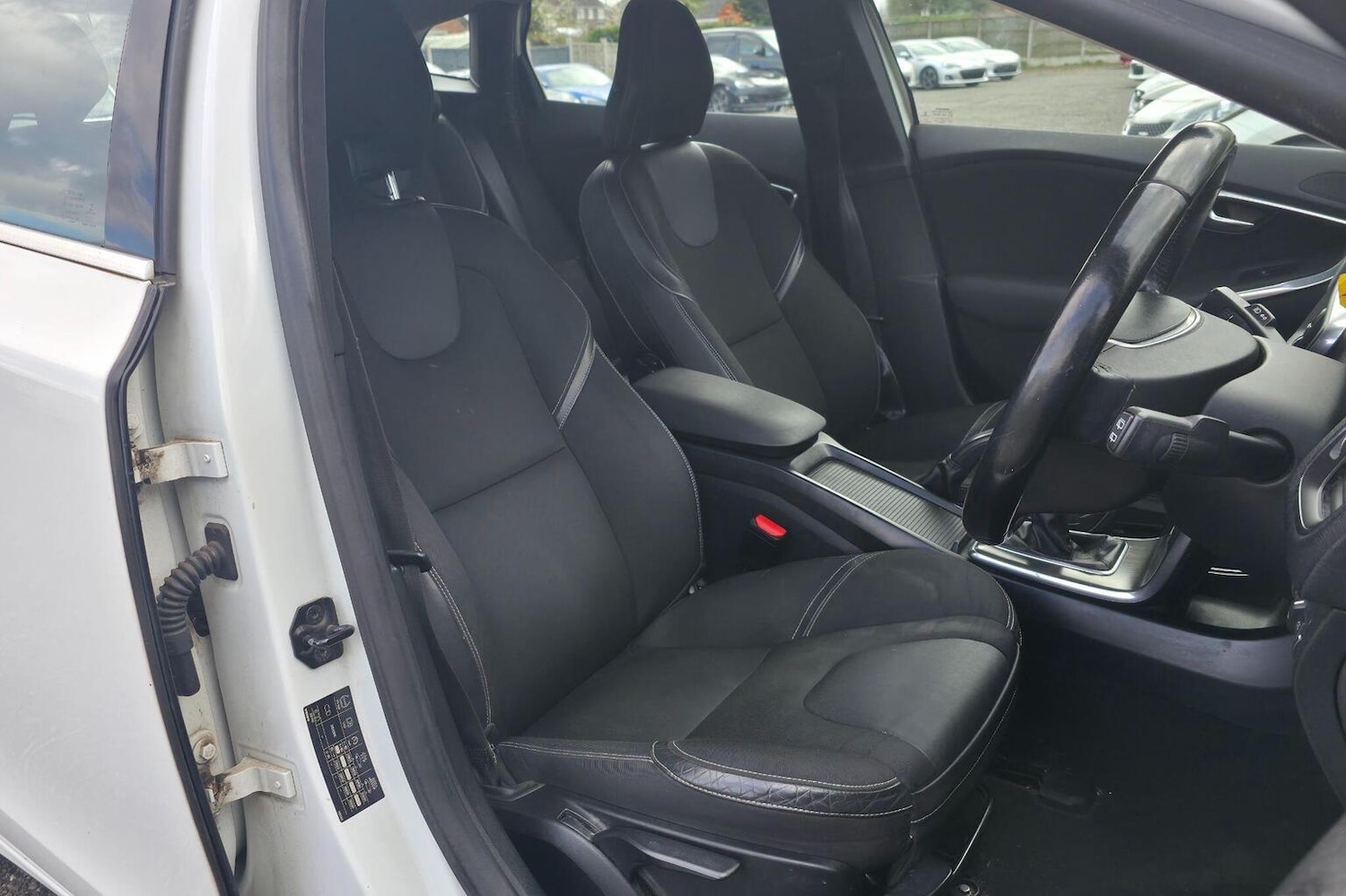 Used Volvo V40 2013 for sale - 78183049: Photo 4