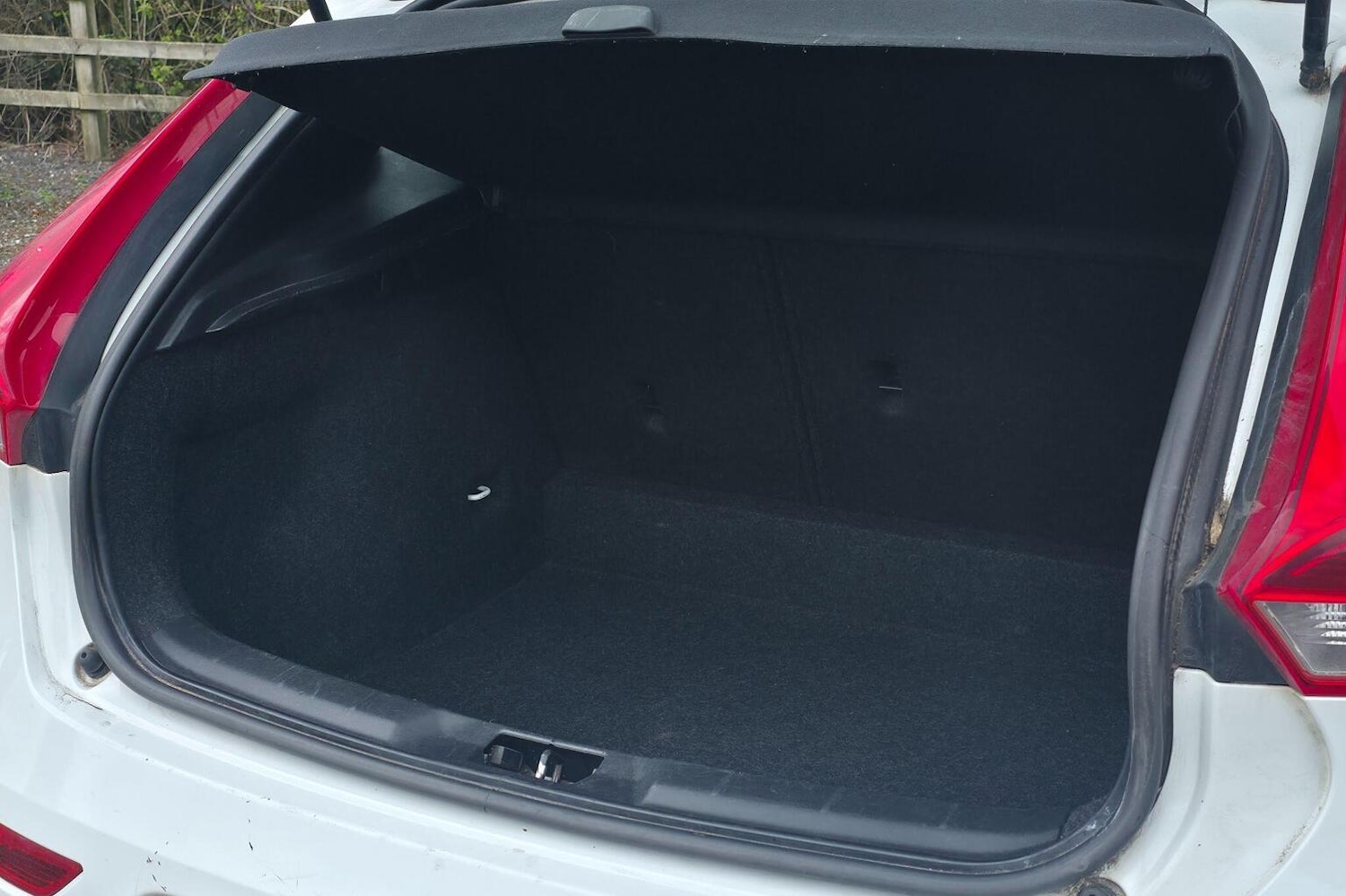 Used Volvo V40 2013 for sale - 78183049: Photo 45