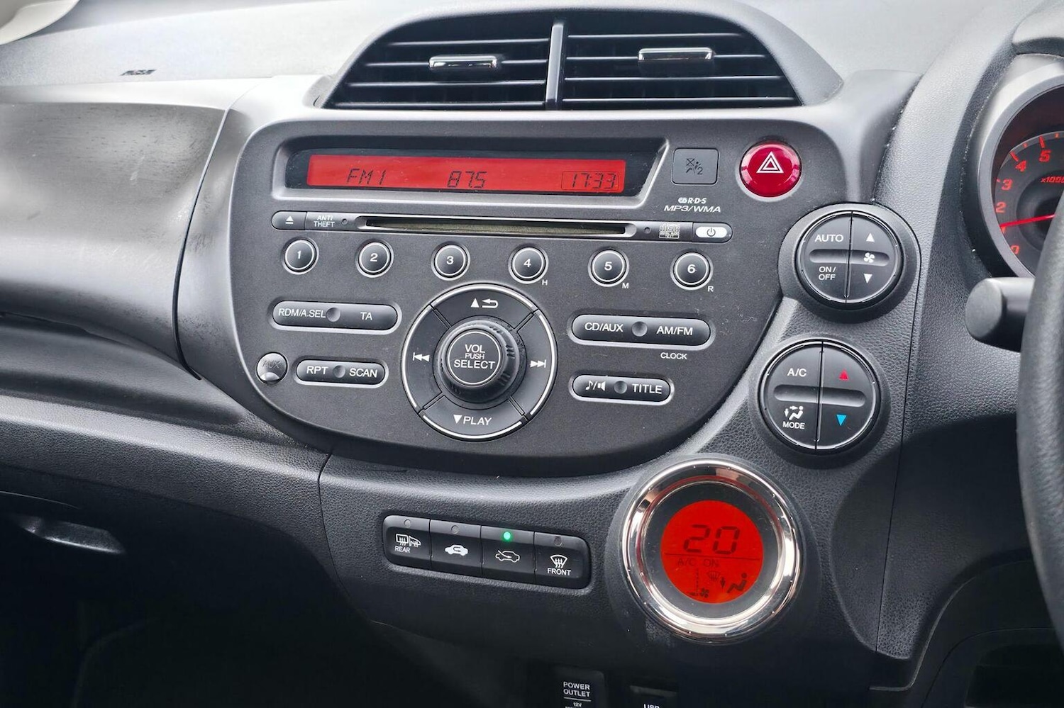 Used Honda Jazz 2013 for sale - 77851333: Photo 16