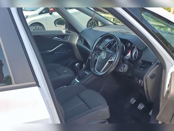 Used Vauxhall Zafira Tourer 2015 for sale - 79023211: Photo