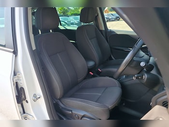 Used Vauxhall Zafira Tourer 2015 for sale - 79023211: Photo