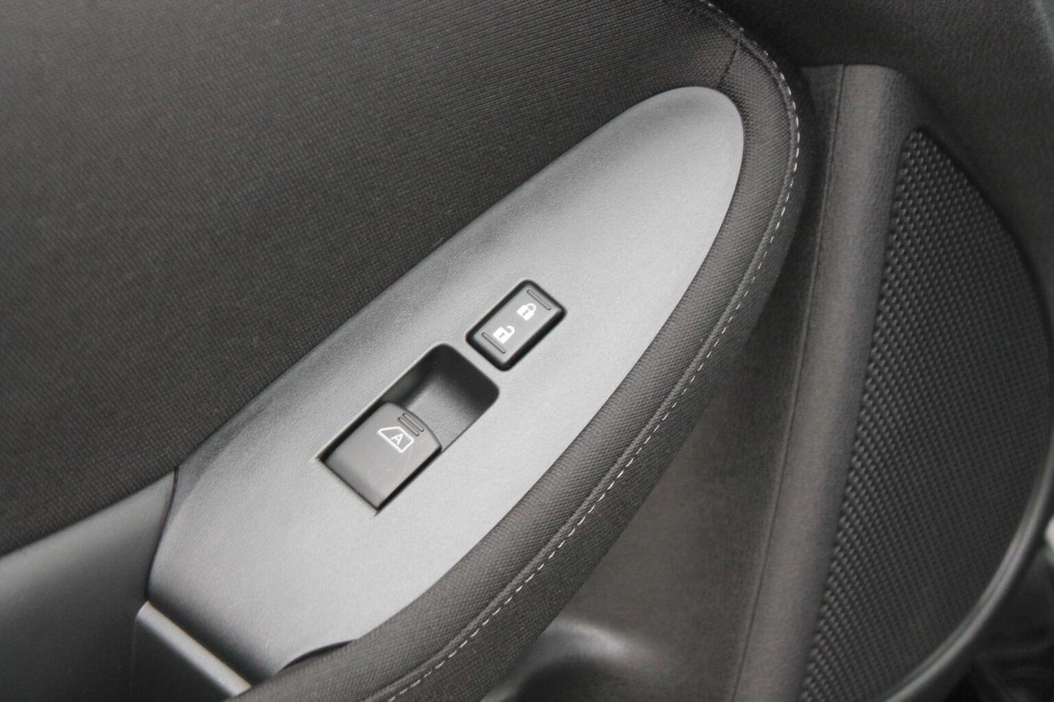 Used Nissan 370 Z 2012 for sale - 76793616: Photo 31