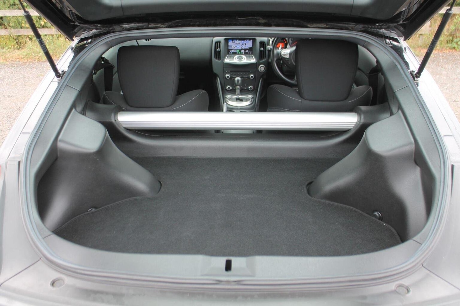 Used Nissan 370 Z 2012 for sale - 76793616: Photo 38