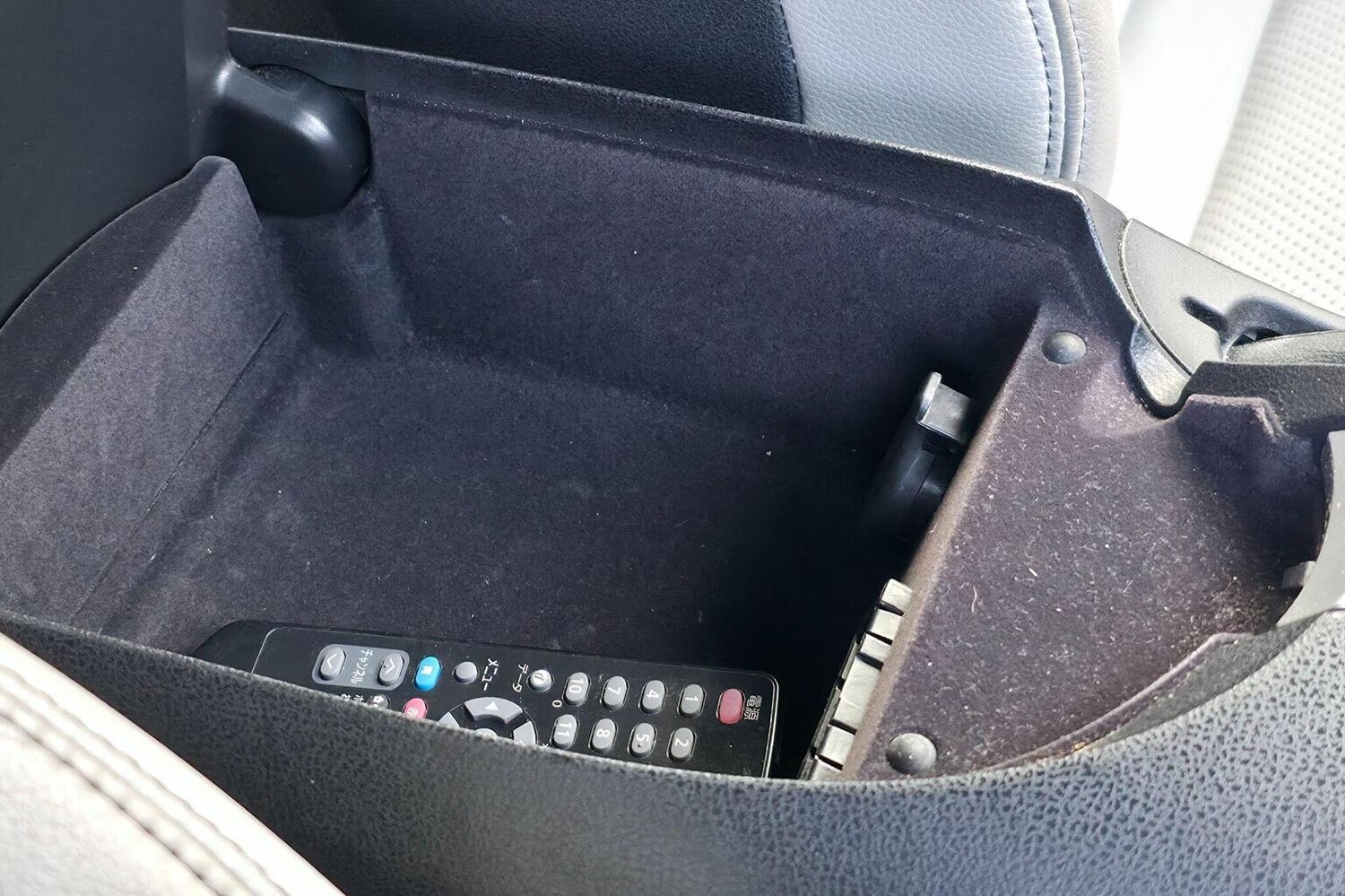 Used Nissan 370 Z 2010 for sale - 75100990: Photo 29