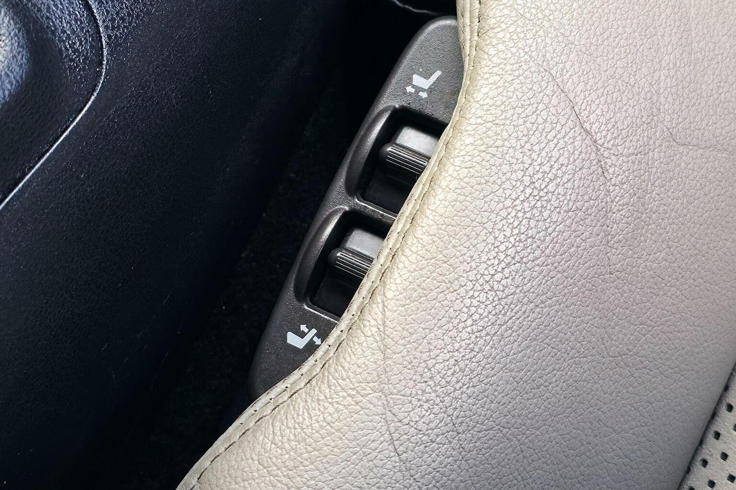 Used Nissan 370 Z 2010 for sale - 75100990: Photo 30