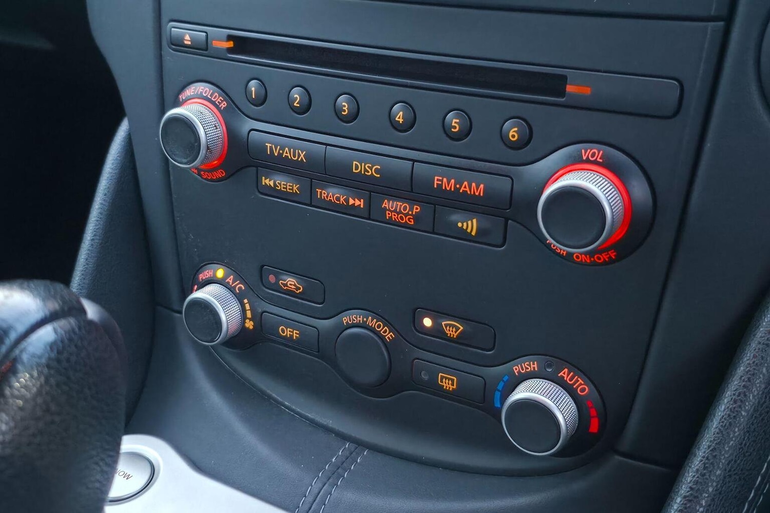 Used Nissan 370 Z 2011 for sale - 76643349: Photo 36