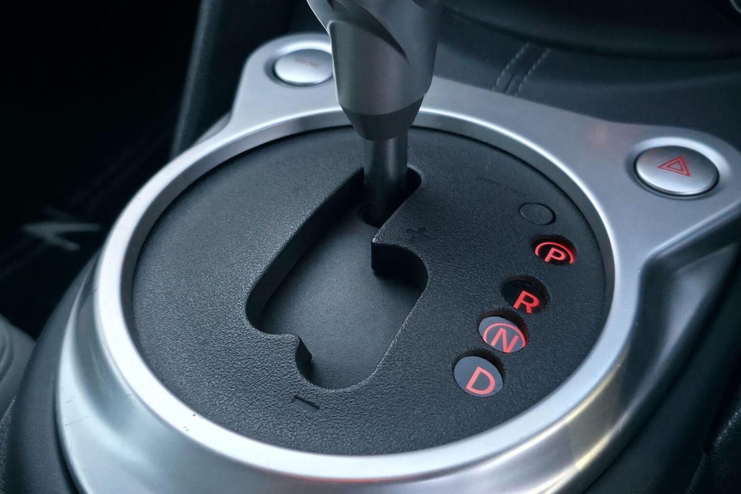 Used Nissan 370 Z 2011 for sale - 76643349: Photo 37