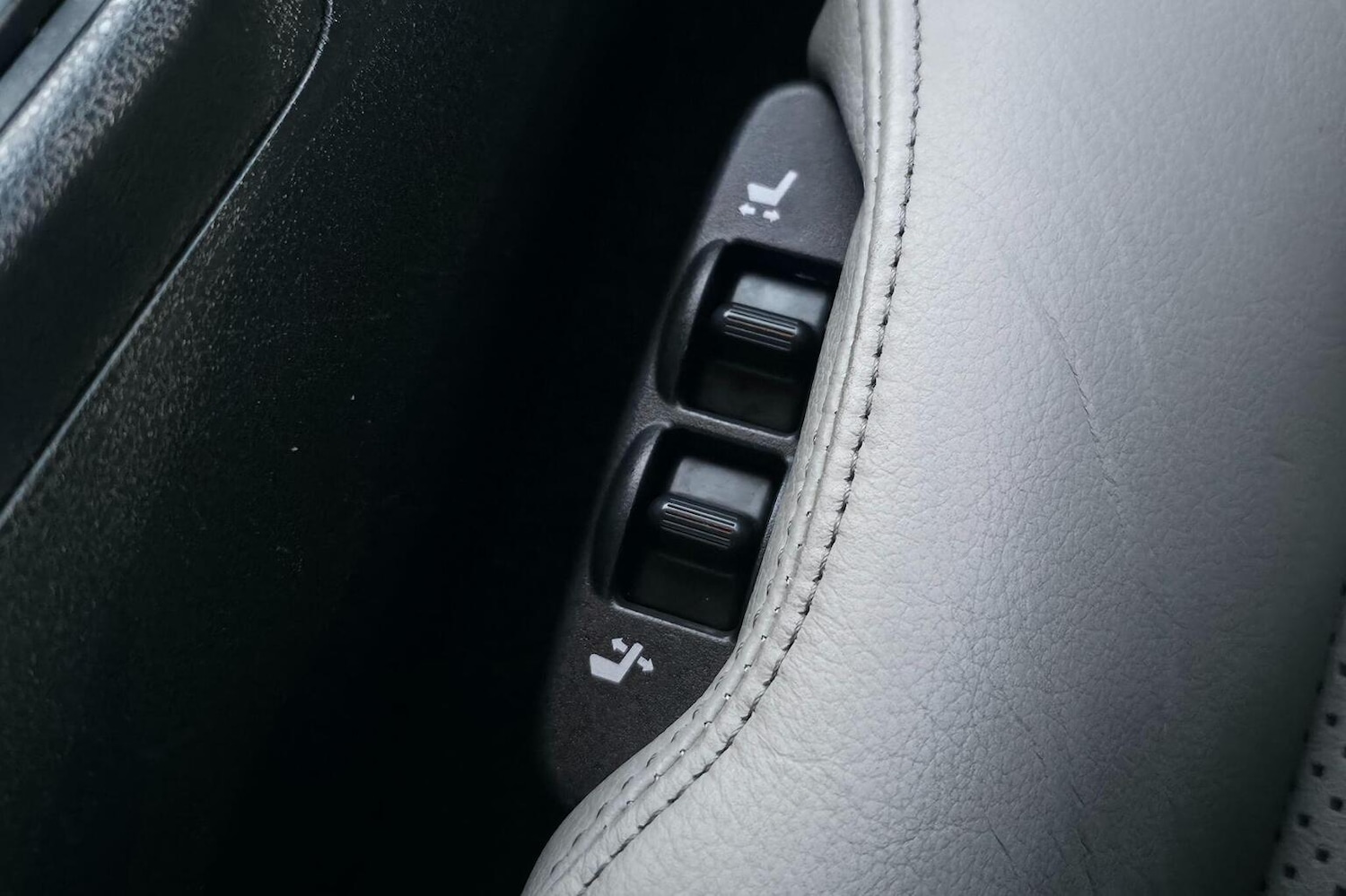 Used Nissan 370 Z 2011 for sale - 76643349: Photo 39