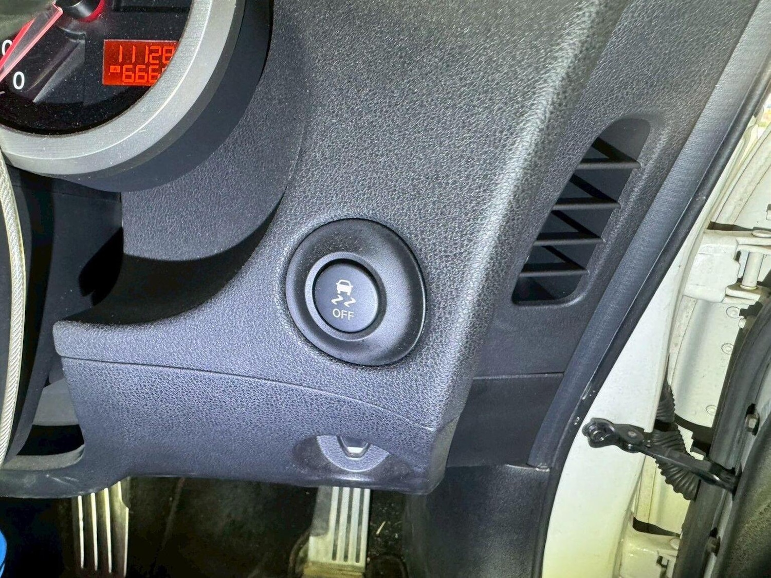 Used Nissan 370 Z 2013 for sale - 76848709: Photo 16