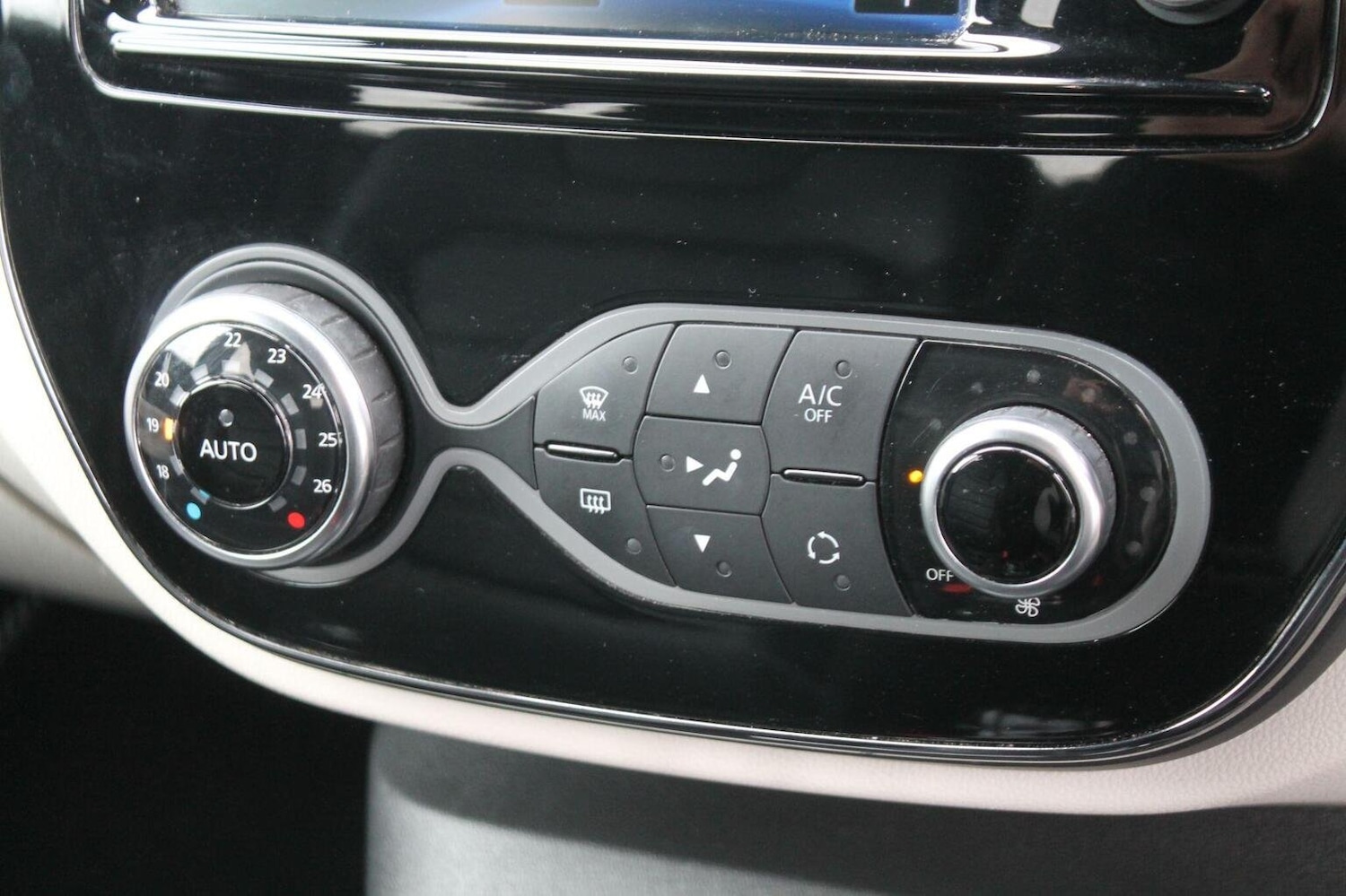 Used Renault Captur 2018 for sale - 75904266: Photo 18