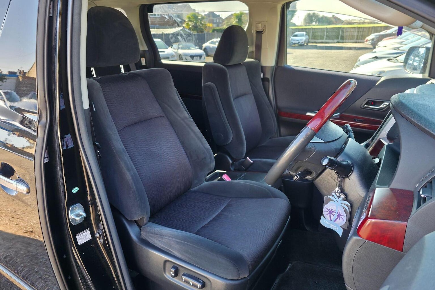 Used Toyota Vellfire 2024 for sale - 78197953: Photo 4