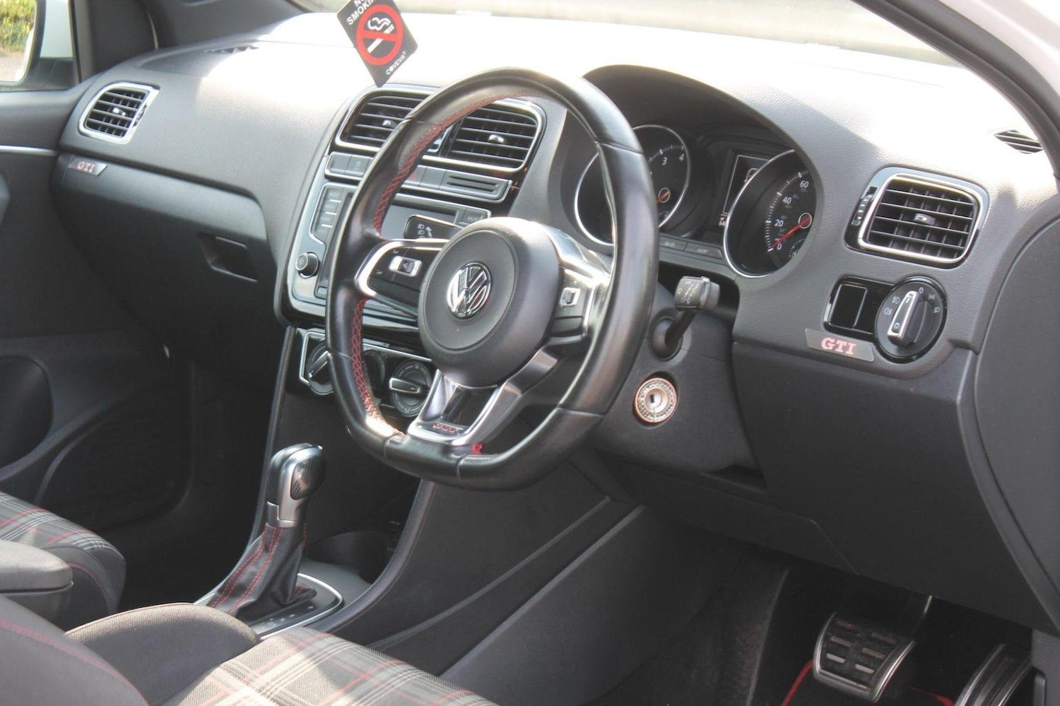 Used Volkswagen Polo 2017 for sale - 76793602: Photo 3