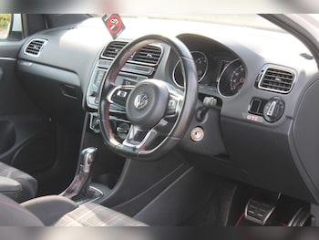 Used Volkswagen Polo 2017 for sale - 76793602: Photo